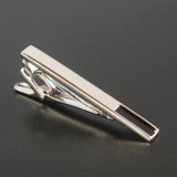サイドブラックデザインネクタイピンを入荷