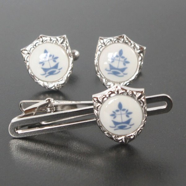 Swank & Royal Copenhagen スワンク & ロイヤルコペンハーゲン ホワイトブルーデザイン4カフスボタン・ネクタイピンセット 画像2