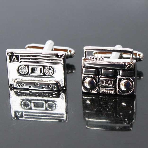 ラジカセ＆カセットテープカフリンクスを入荷