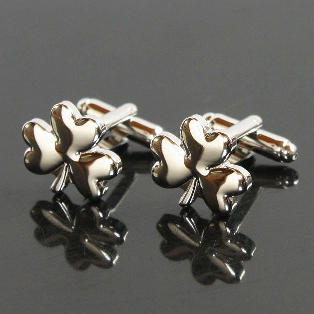 シルバークローバーカフリンクスを入荷