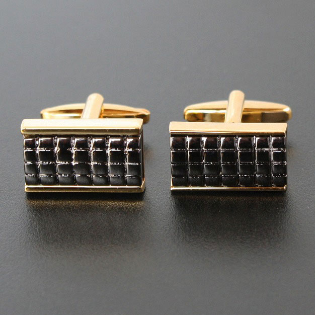 ブラックゴールドカフスボタンを入荷