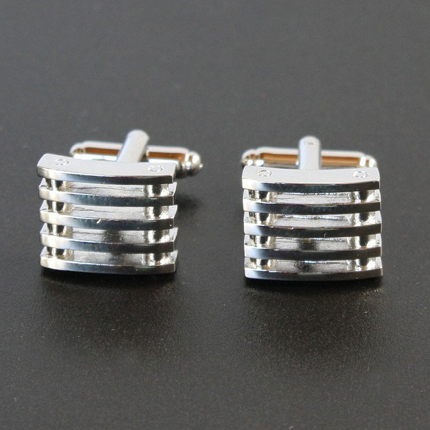 ファイブラインカフスボタンを入荷