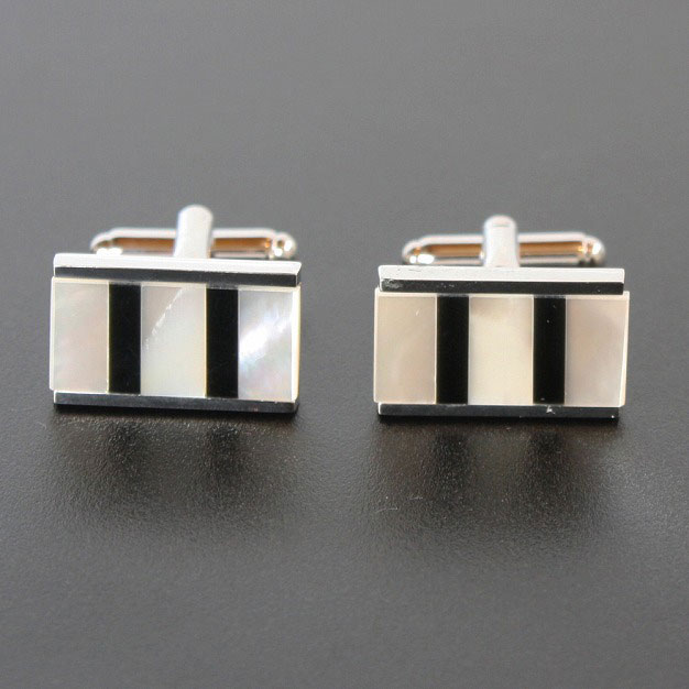 オニキスMOPカフスボタンを入荷