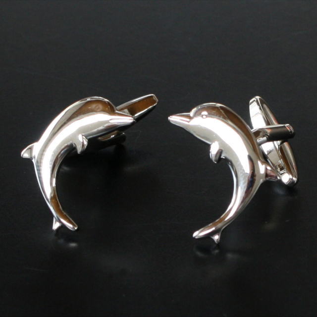イルカカフスを入荷