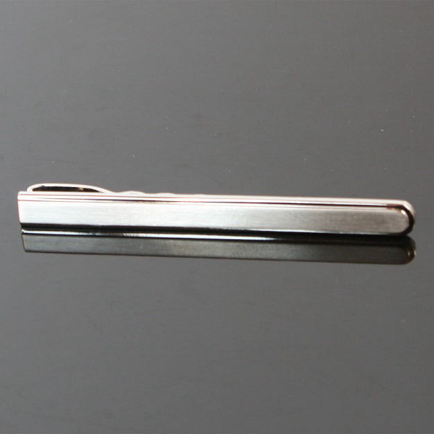 スタイリッシュネクタイピンを入荷