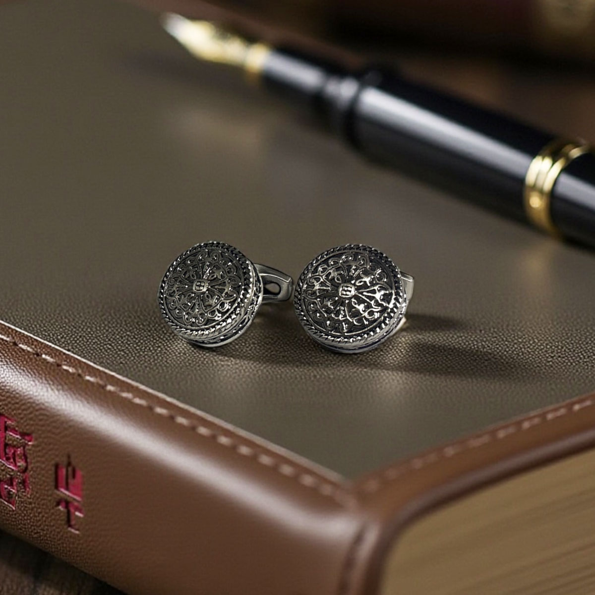 アンティークシルバークロスデザインカフスボタン